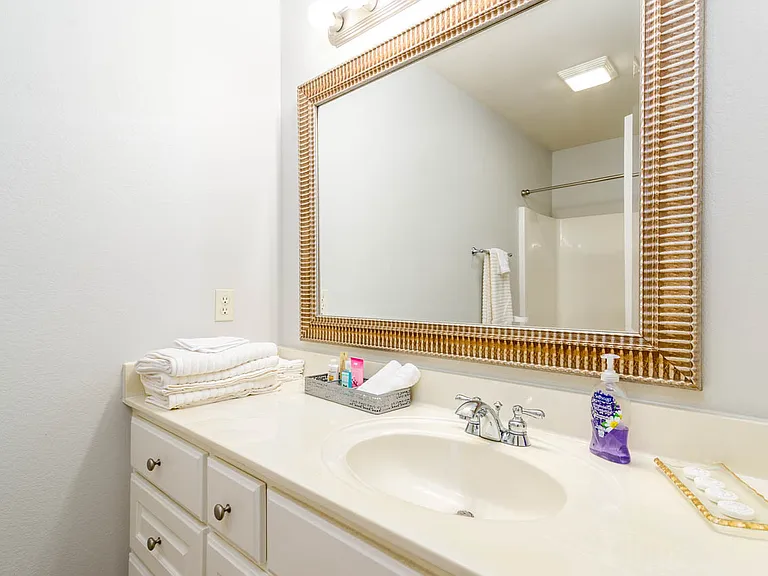 1824 N Hughes St — Photo 10