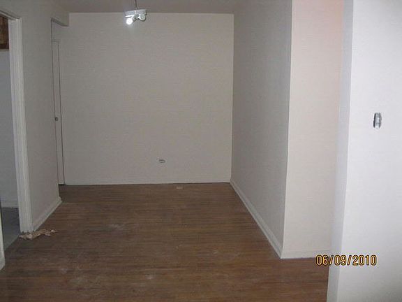 3rd image of 9 Murdock Ct APT 1b