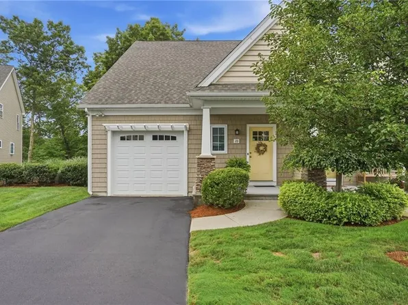 1 D Nicole Cir, Smithfield, RI 02917