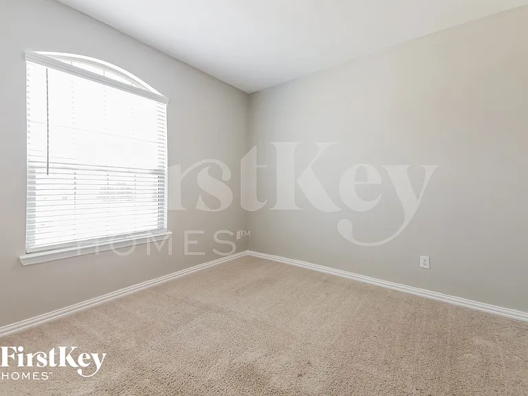 2324 Okeefe Dr — Photo 14
