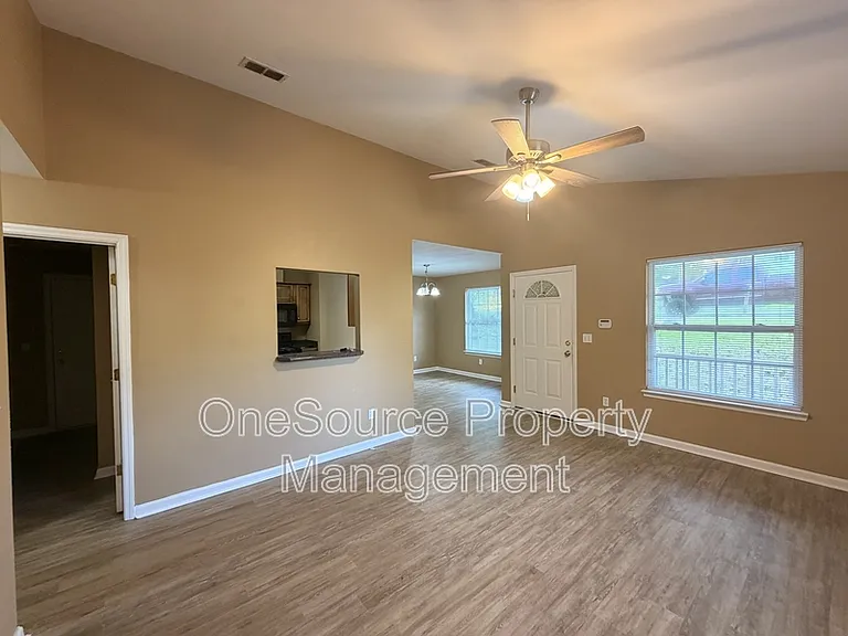 203 B W Roberts St — Photo 3