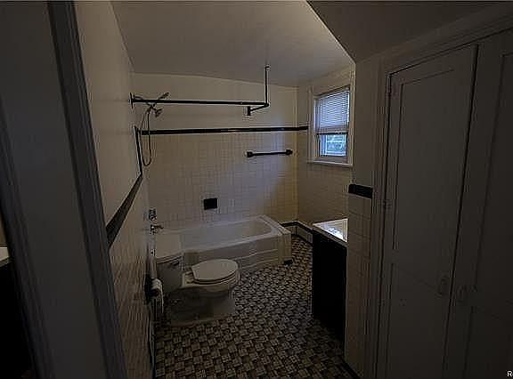5th image of 317 N Center St #2