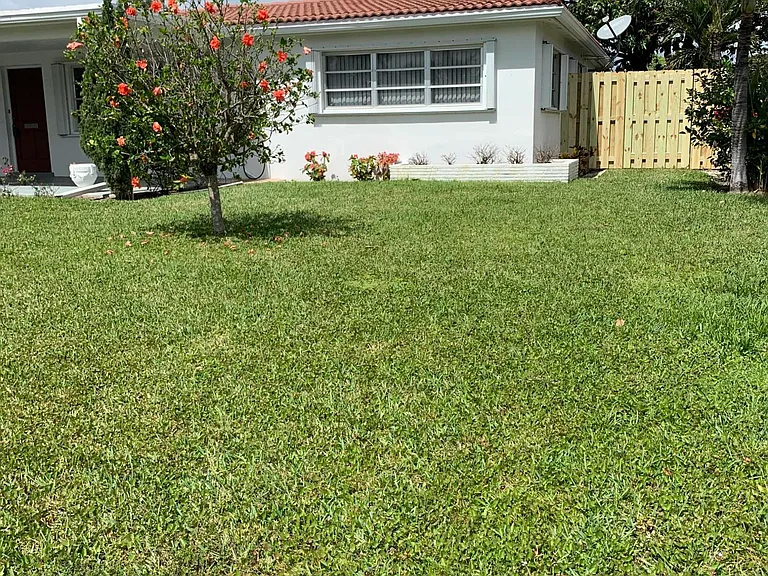 2325 NE 4th Ave — Photo 17
