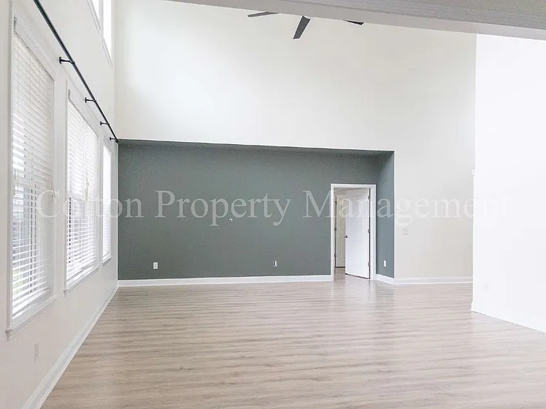 7445 Darius Dr — Photo 8