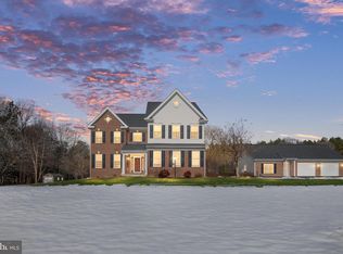 24 Gibson Dr, Fredericksburg, VA 22406