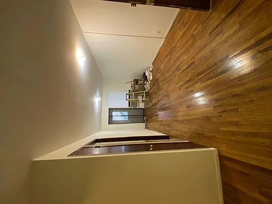 Rented by 18 REALTY | media 2