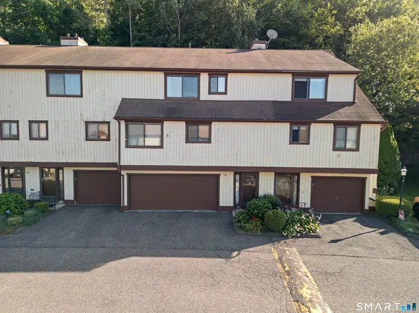 170 Beacon Hill Common #170, Beacon Falls, CT 06403