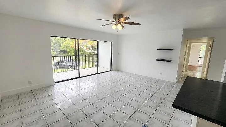 2 bed, 2.0 bath, 1056 sqft, $2,300 — Photo 4