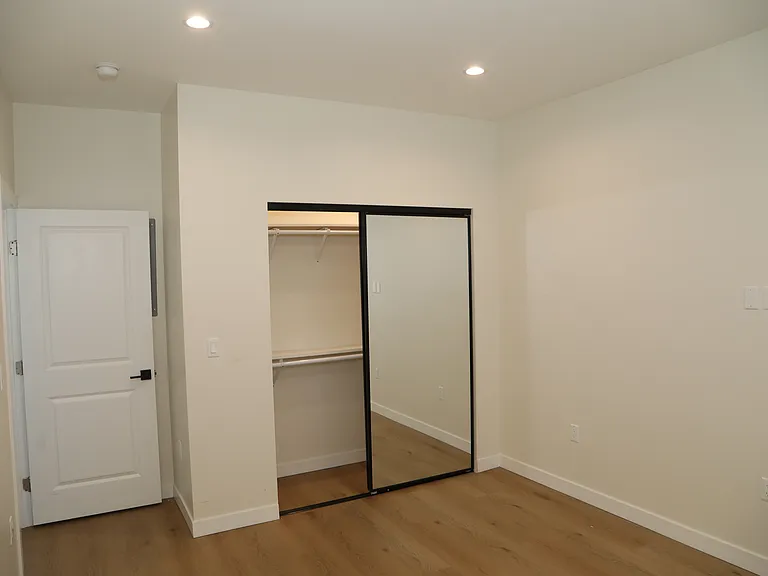 16451 Los Alimos St — Photo 16