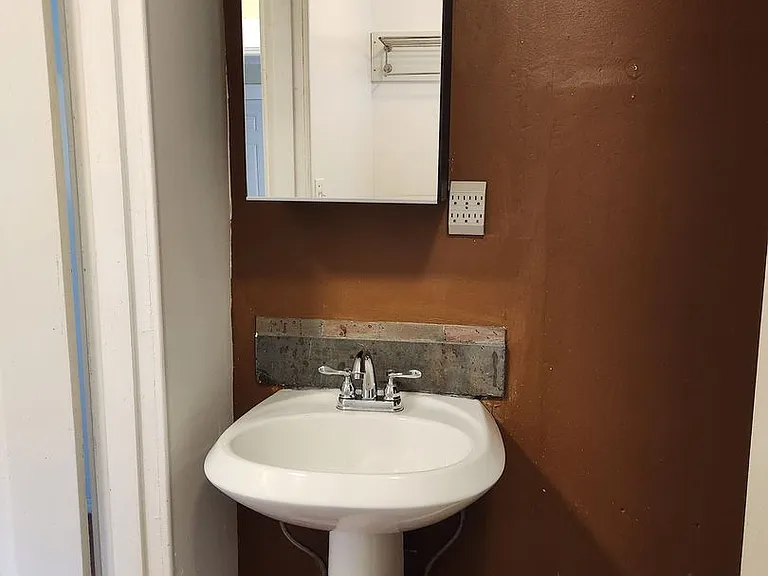 1155 Grant St — Photo 8