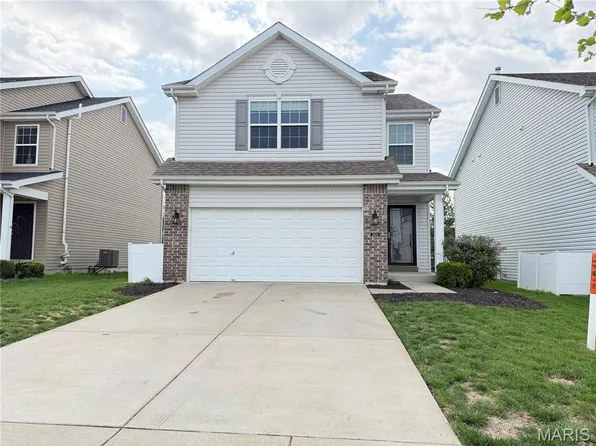 3424 Charlestowne Crossing Dr, Saint Charles, MO 63301