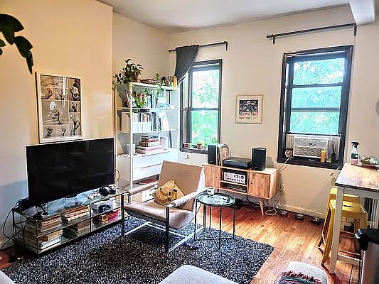 1st image of 365 Quincy St