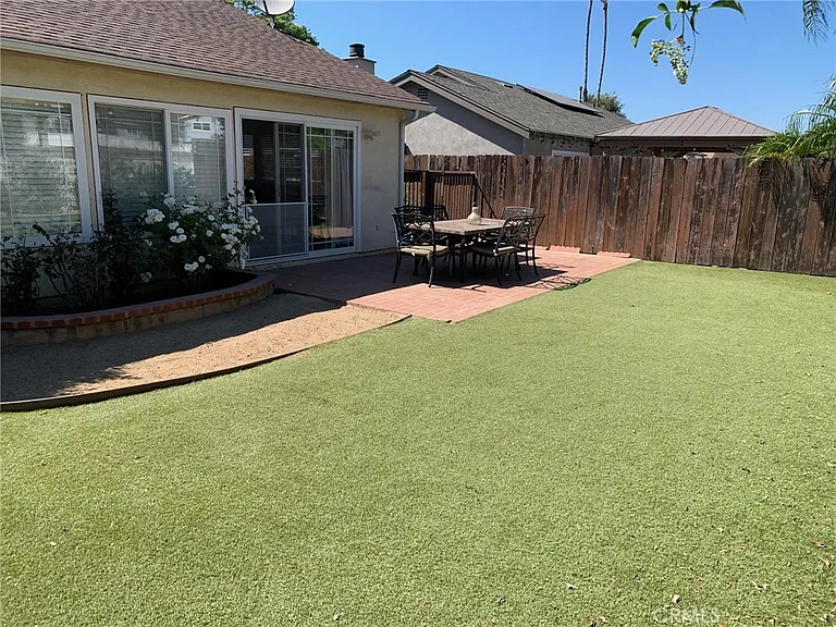 3882 Greenwood St — Photo 5