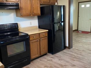 40 Elizabeth St #40, Chicopee, MA 01013