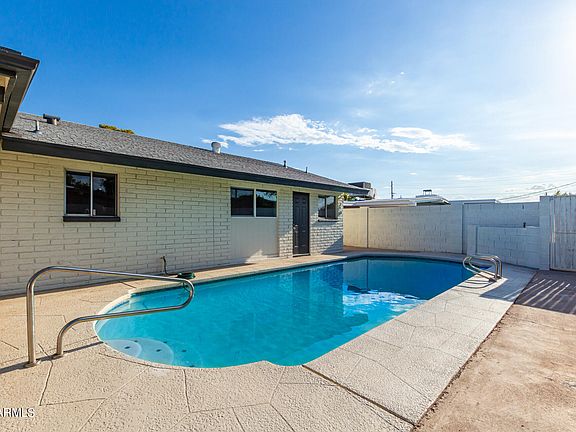 4th image of 3814 W PUGET Avenue