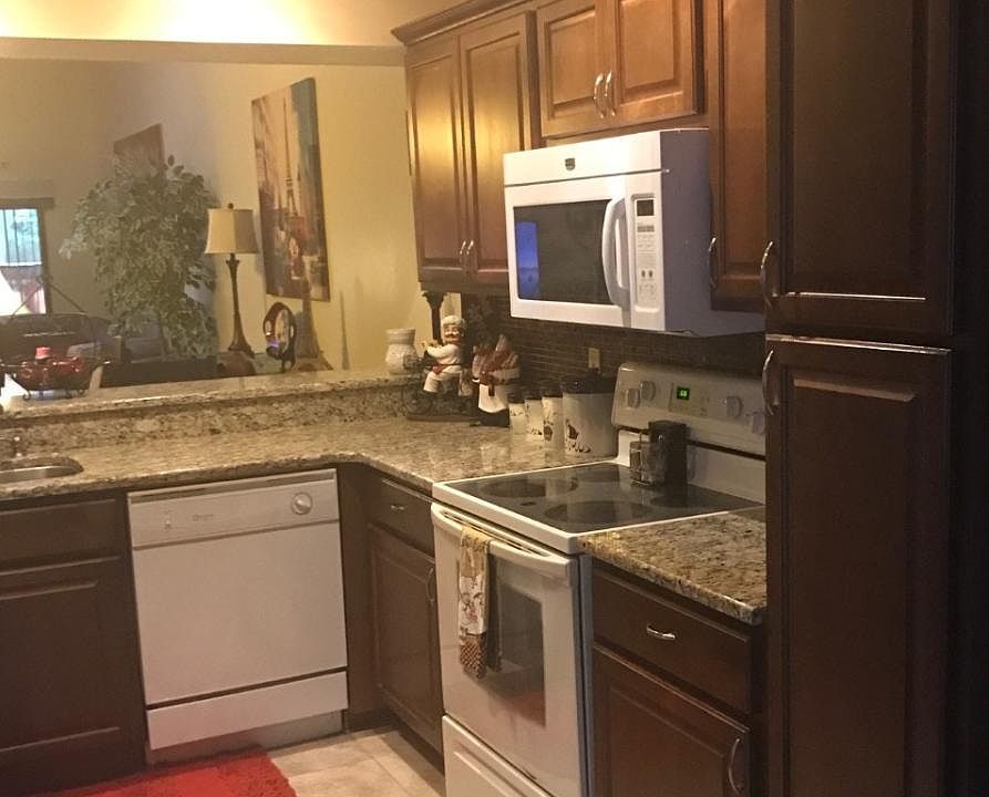 1st image of 7504 Chapelhill Dr