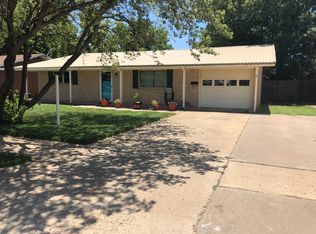 817 Cedar St, Floydada, TX 79235