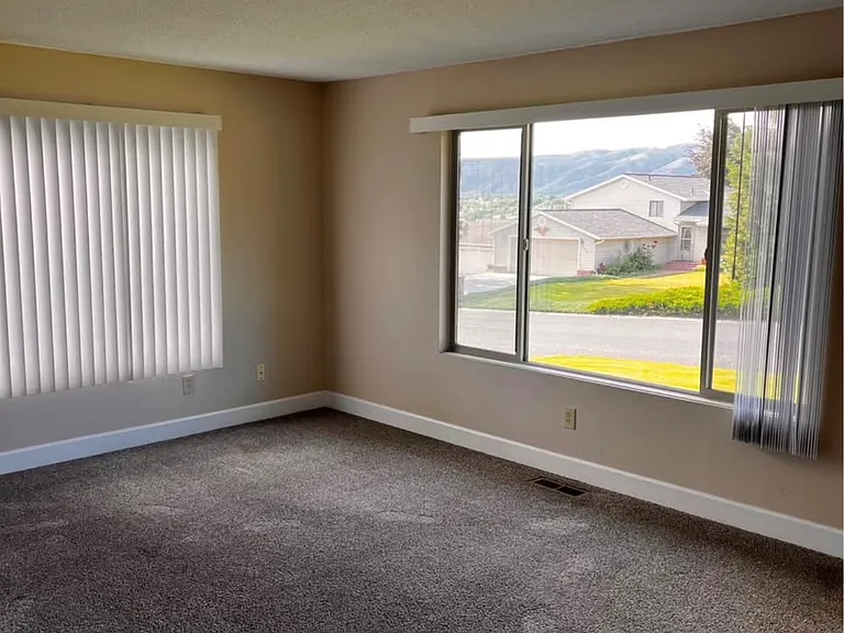 366 W Reservoir Dr #A — Photo 2