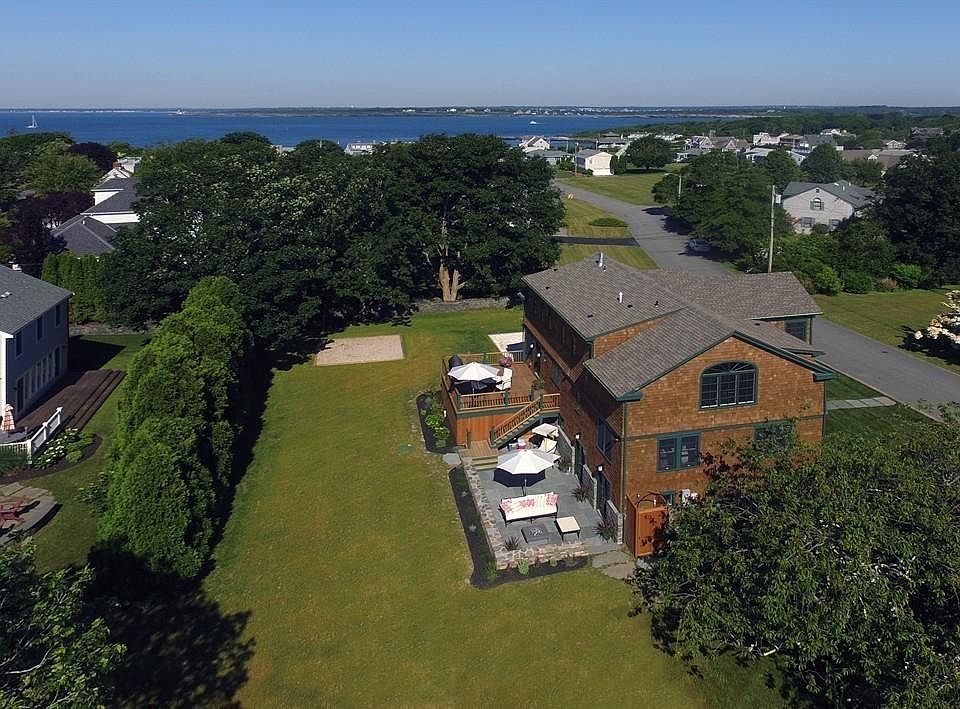 2nd image of 4 Mary Jane Ln