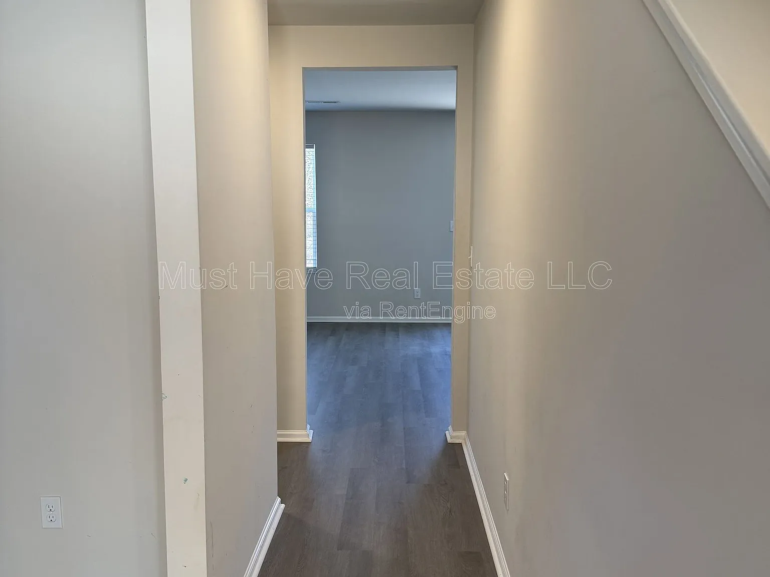 4 bed, 2.5 bath, 2000 sqft, $1,950 — Photo 3