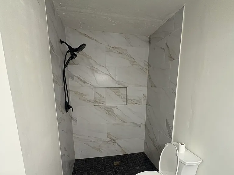 2135 NE 45th Ave — Photo 6
