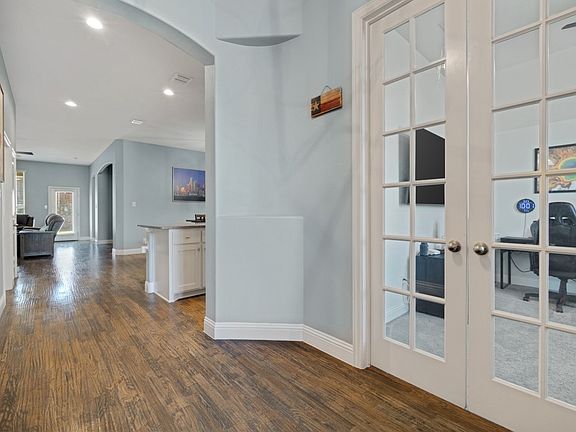 4th image of 511 Ranchwood Dr