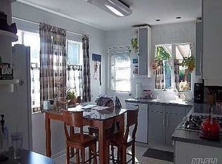 290 E 1st St, Deer Park, NY 11729
