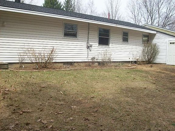 2nd image of 30 E La Claire St