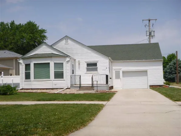1007 M St, Aurora, NE 68818