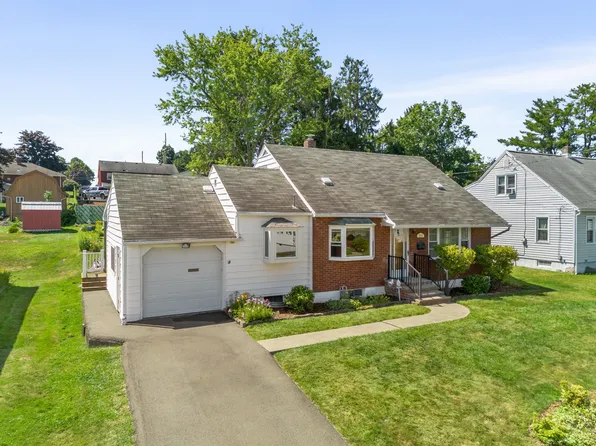 2614 Yale St, Endwell, NY 13760