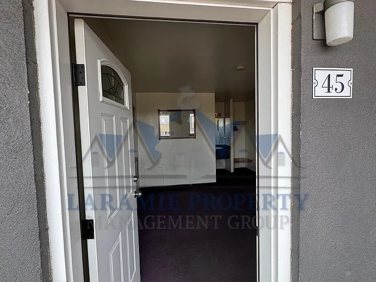 The W Apartments — Photo 18