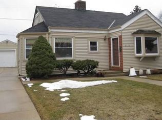 2175 S 88th St, West Allis, WI 53227