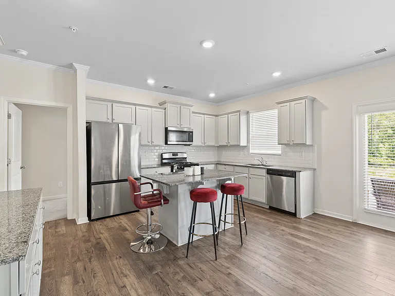 2725 Piper Dr — Photo 11