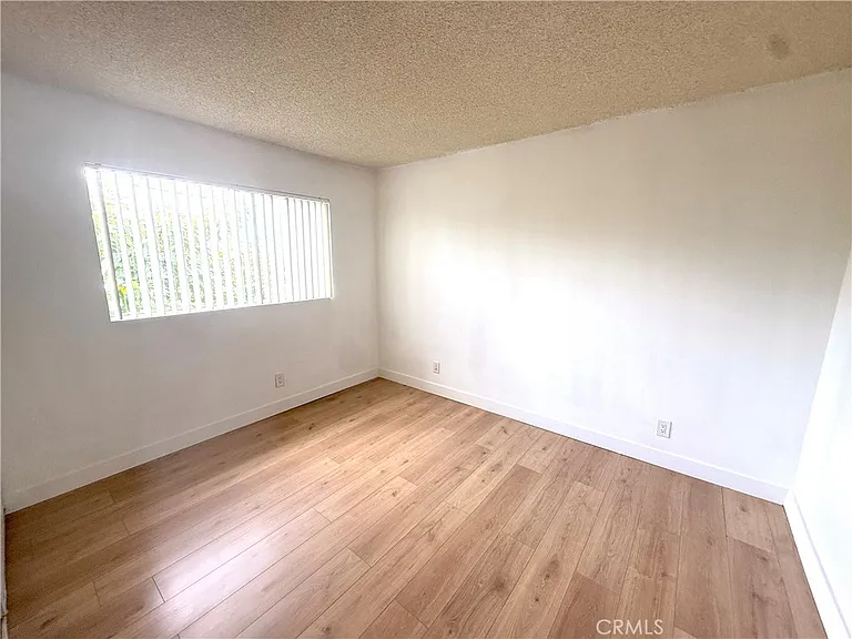 469 W Oliver St #3 — Photo 14