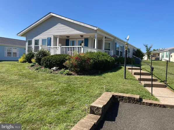 500 Goldenrod Xing W, New Hope, PA 18938