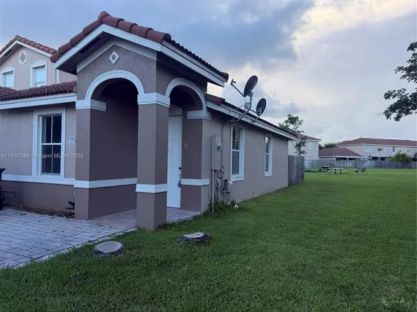 13745 SW 276th St, Homestead, FL 33032