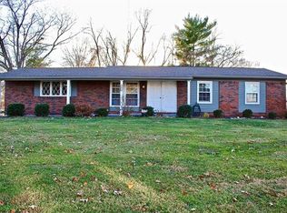1517 Colonial Dr, Godfrey, IL 62035