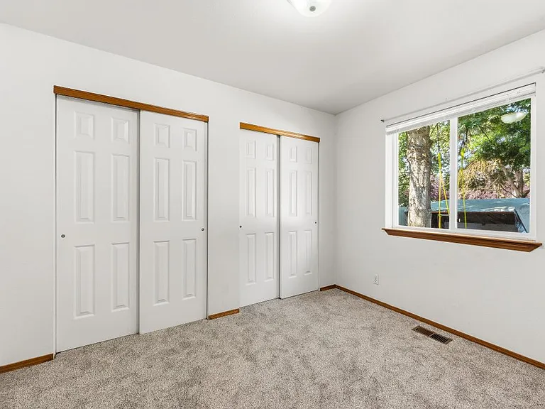 5769 N Lachaise Ln — Photo 16