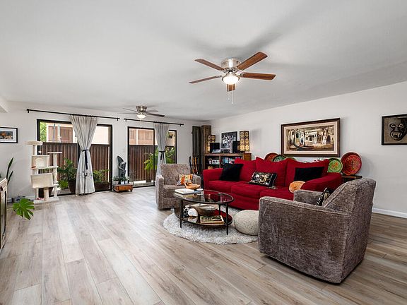 3rd image of 305 Calle Amistosa