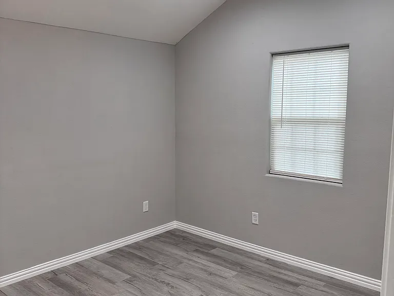 1717 Wood Ave — Photo 5