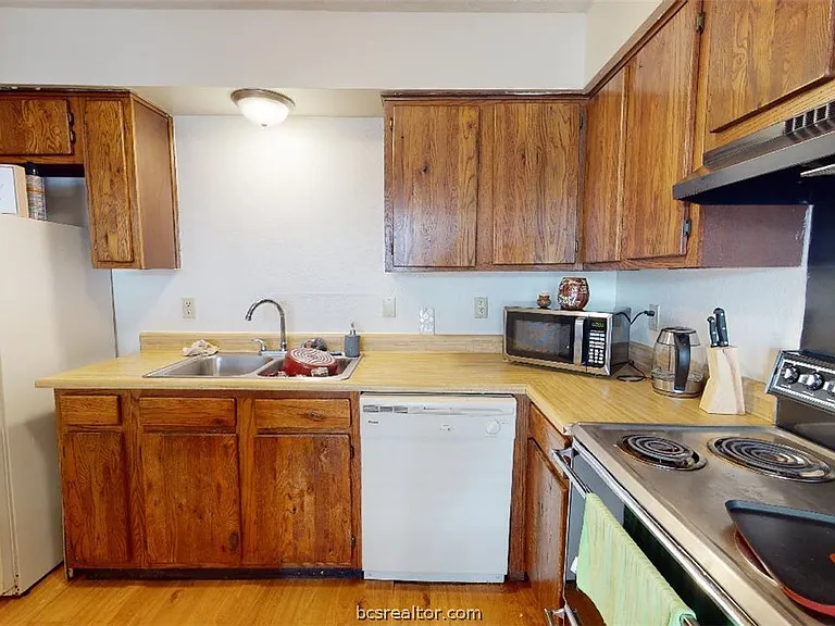 1005 Spring Loop #C — Photo 8