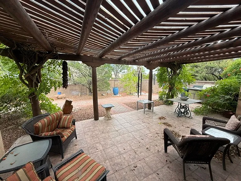 6105 Carousal Ave NW — Photo 5