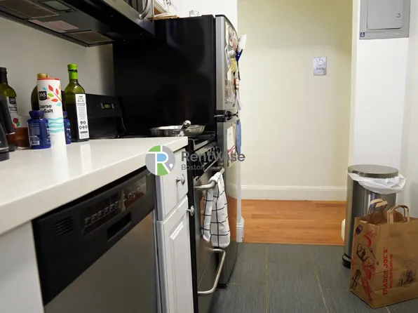 304 Berkeley St APT 2, Boston, MA 02116