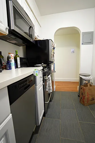 304 Berkeley St #2 Photo 1