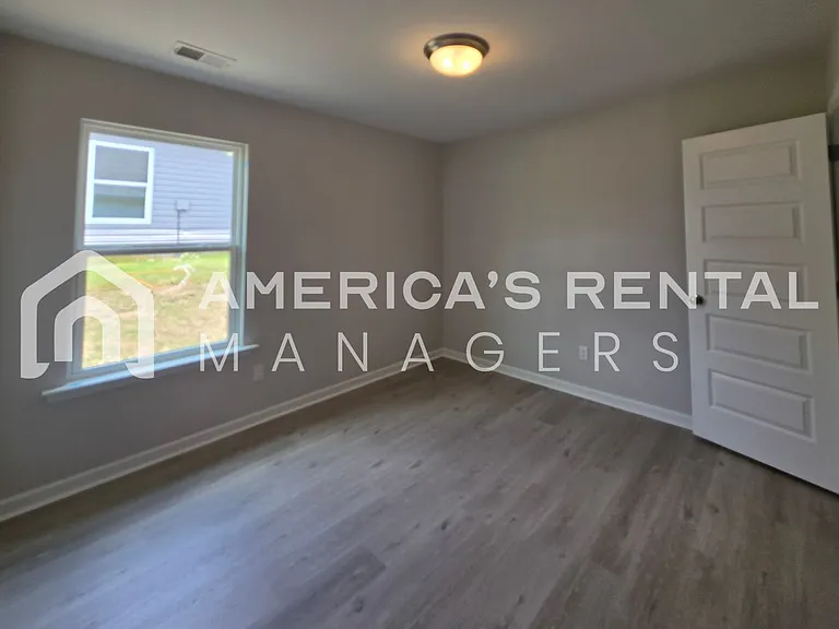 10319 Squires Way — Photo 13