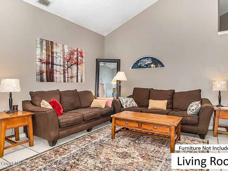 2104 Lionel Dr — Photo 7