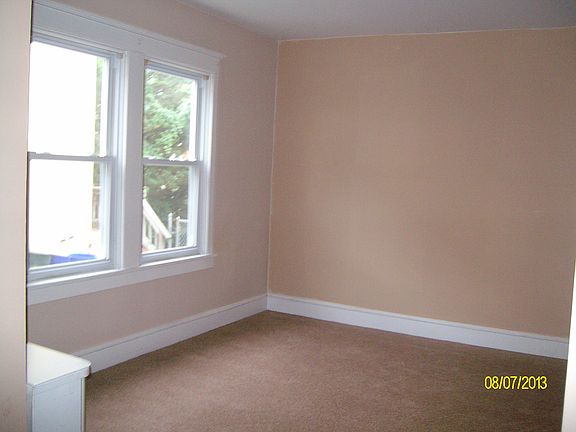3rd image of 460 Burnley Ln