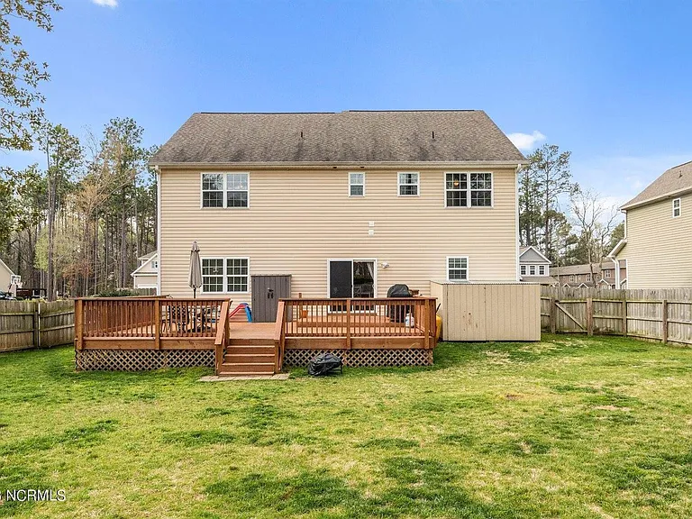 160 Argyll Ave — Photo 32