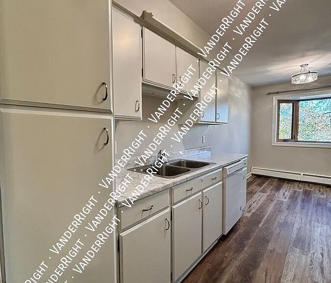 Carriage Hills Apartments — Photo 2
