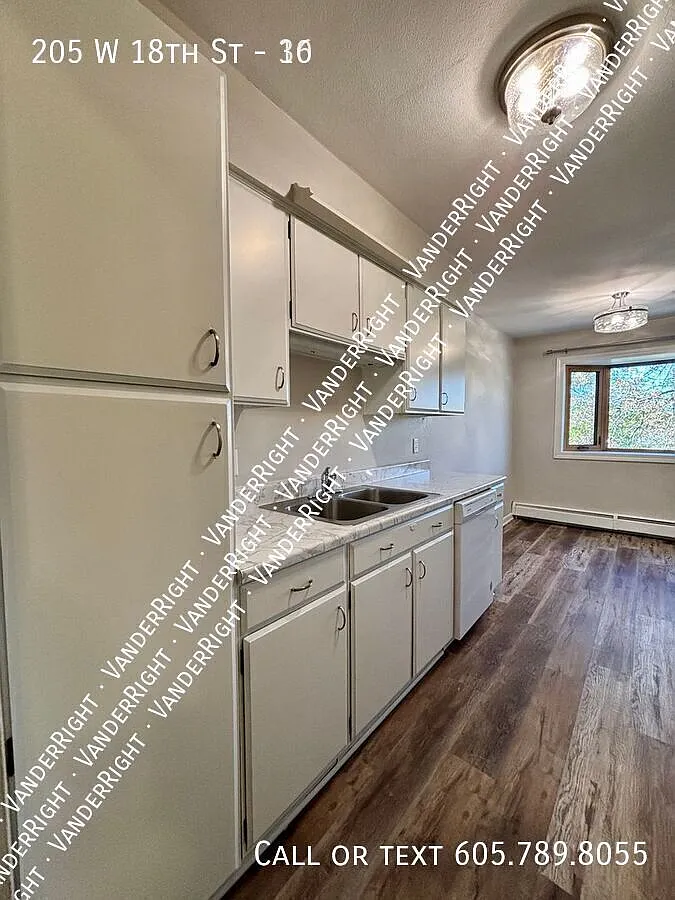 Building Photo - Carriage Hills Apartments